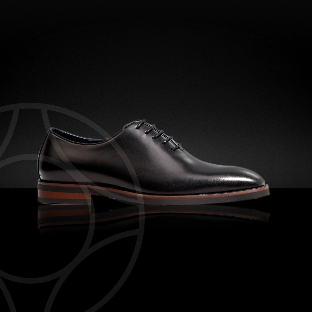 OAKLEY Classic Oxford, Crafted in Hand Patina Coloured Leather